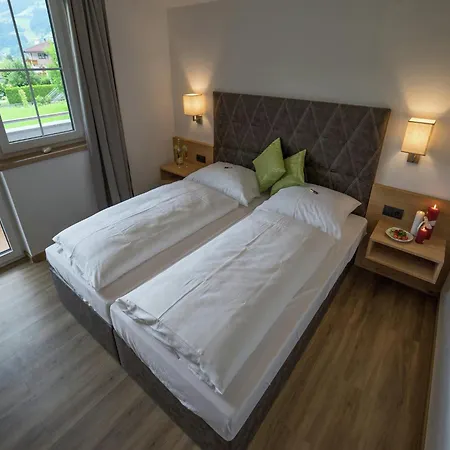 In Near Lifts, Cleaning Included Apartment *